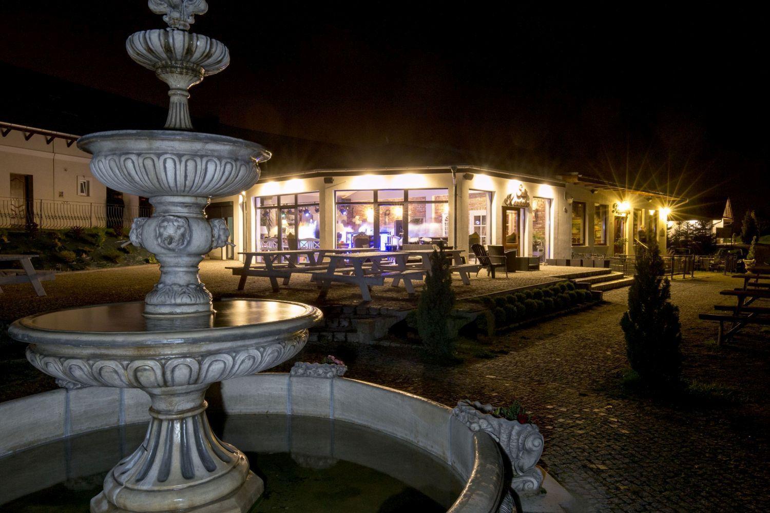 Forteca, Pokoje Goscinne Nad Stawem Dzierzoniow Exterior foto