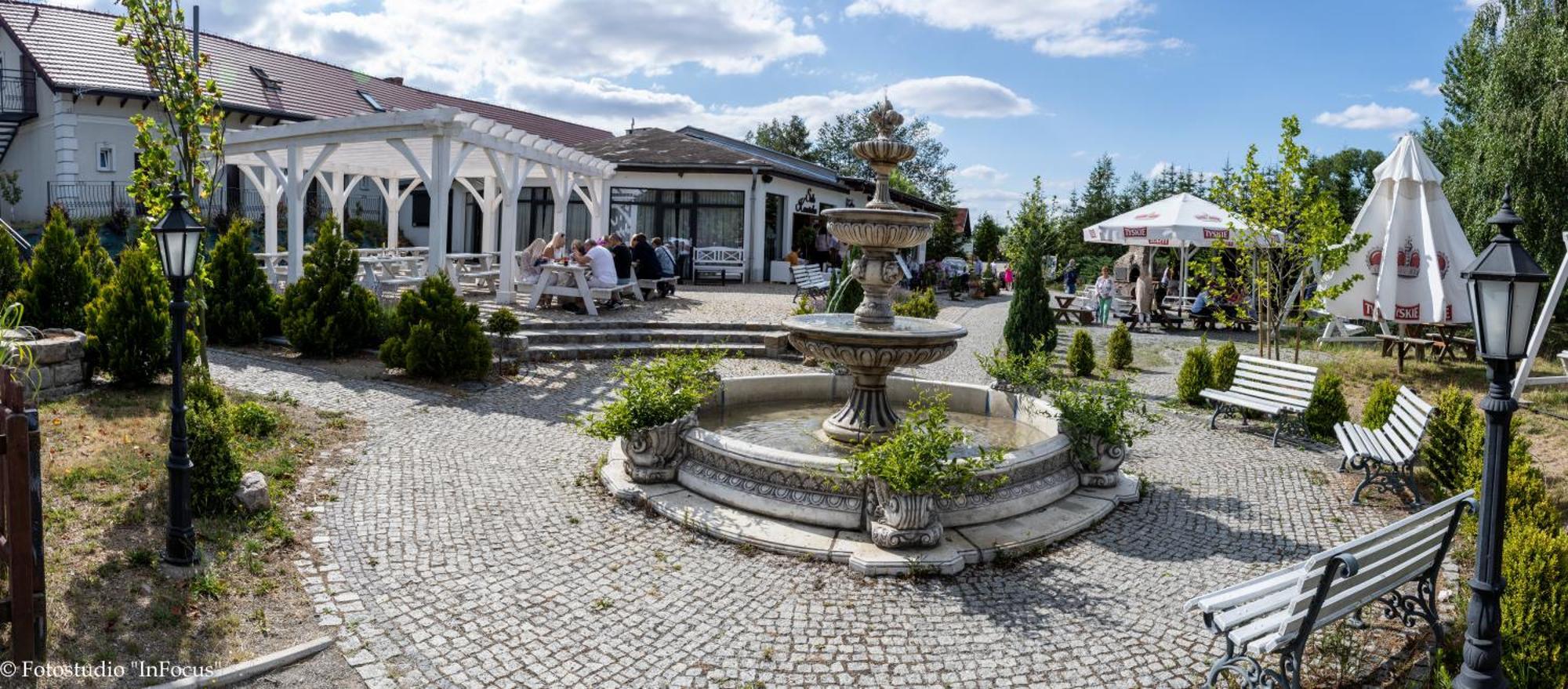 Forteca, Pokoje Goscinne Nad Stawem Dzierzoniow Exterior foto